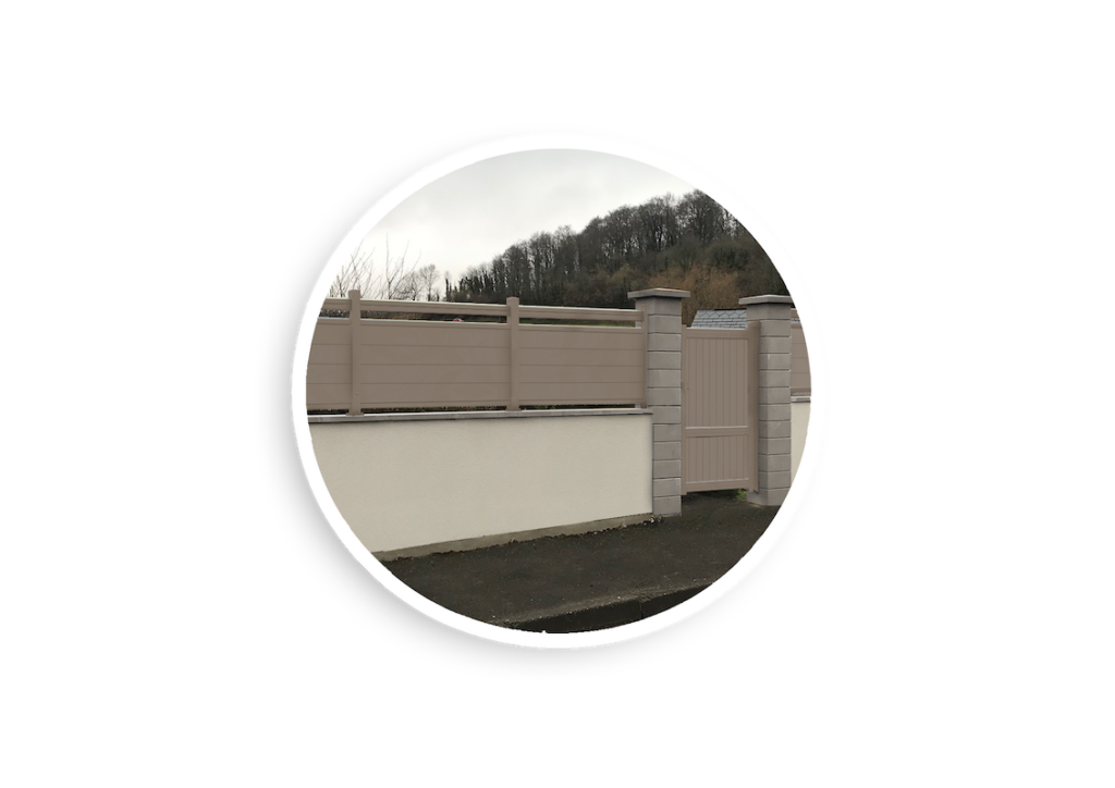 clôture clairvoyance pose sur muret RAL 7006 gris beige